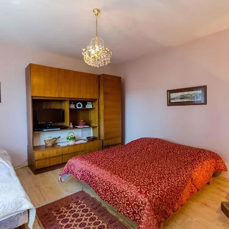 Studio In 39158